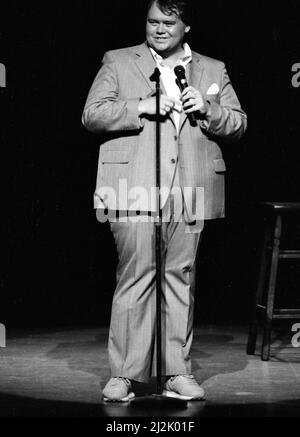 Private Dreharbeiten von Louie Anderson bei Louie Andersons Comedy-Konzert in Hollywood, 1983 Credit: Ron Wolfson / MediaPunch Stockfoto