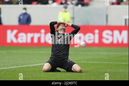Freiburg, Deutschland. 02. Apr, 2022. firo 1.Bundesliga. 2021/2022 Fußball: Fuvuball: 02.04.2022 SC Freiburg - FC Bayern Mvºnchen München Thomas Mvºller, Enttäuschung, Enttäuschung, Geste Credit: dpa/Alamy Live News Stockfoto