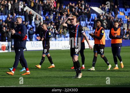 Birkenhead, Großbritannien. 02. April 2022. Morgan Feeney von Carlisle United feiert nach der Sky Bet League am 2. 2022. April in Birkenhead, England, zwei Spiele zwischen Tranmere Rovers und Carlisle United im Prenton Park. (Foto von Tony Taylor/phcimages.com) Quelle: PHC Images/Alamy Live News Stockfoto