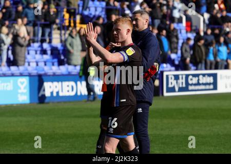 Birkenhead, Großbritannien. 02. April 2022. Morgan Feeney von Carlisle United feiert nach der Sky Bet League am 2. 2022. April in Birkenhead, England, zwei Spiele zwischen Tranmere Rovers und Carlisle United im Prenton Park. (Foto von Tony Taylor/phcimages.com) Quelle: PHC Images/Alamy Live News Stockfoto