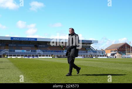 HARTLEPOOL, GROSSBRITANNIEN. APR 2. Gary Bowyer, Salford City Manager, während des Spiels der Sky Bet League 2 zwischen Hartlepool United und Salford City im Victoria Park, Hartlepool, am Samstag, 2.. April 2022. (Kredit: Michael Driver | MI Nachrichten) Kredit: MI Nachrichten & Sport /Alamy Live Nachrichten Stockfoto