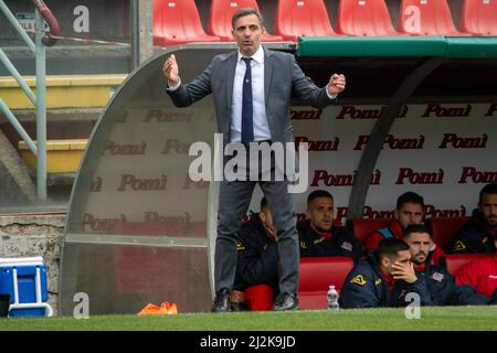 Stadio Giovanni Zini, Cremona, Italien, 02. April 2022, Pecchia Fabio Trainer Cremonese während des Spiels US Cremonese gegen Reggina 1914 - Italienischer Fußball Serie B Stockfoto