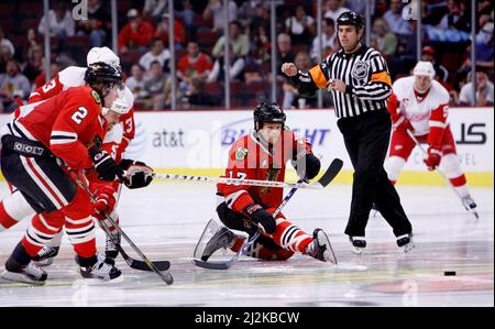 NHL-Spiel zwischen Chicago Black Hawks und Detroit Red Wings in United Center, Chicago, USA. Stockfoto