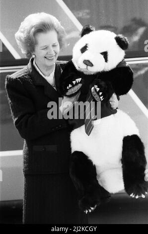 Premierministerin Margaret Thatcher im Wahlkampf in Ealing. 30. Mai 1987. Stockfoto