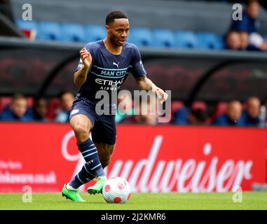 Burnley, Großbritannien. 2. April 2022. Raheem Sterling aus Manchester City während des Premier League-Spiels in Turf Moor, Burnley. Bildnachweis sollte lauten: Simon Bellis/Sportimage Kredit: Sportimage/Alamy Live News Stockfoto