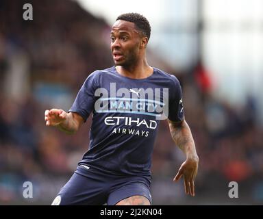 Burnley, Großbritannien. 2. April 2022. Raheem Sterling aus Manchester City während des Premier League-Spiels in Turf Moor, Burnley. Bildnachweis sollte lauten: Simon Bellis/Sportimage Kredit: Sportimage/Alamy Live News Stockfoto