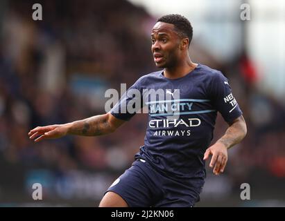 Burnley, Großbritannien. 2. April 2022. Raheem Sterling aus Manchester City während des Premier League-Spiels in Turf Moor, Burnley. Bildnachweis sollte lauten: Simon Bellis/Sportimage Kredit: Sportimage/Alamy Live News Stockfoto