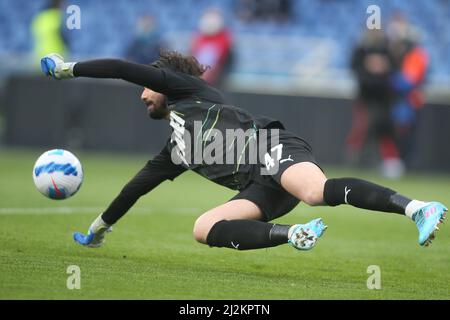 Rom, Italien. 02. April 2022. ROM, Italien - 02.04.2022: In Aktion während der italienischen Serie Ein Fußballspiel zwischen SS LAZIO gegen SASSUOLO im Olympiastadion in Rom. Kredit: Unabhängige Fotoagentur/Alamy Live Nachrichten Stockfoto