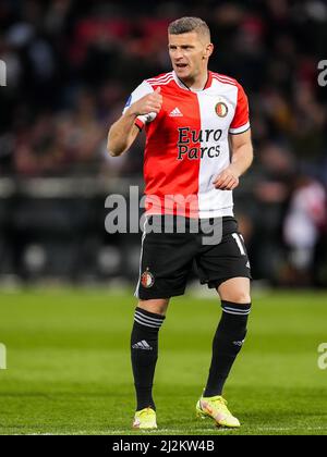 Rotterdam - Bryan Linssen von Feyenoord während des Spiels zwischen Feyenoord gegen Willem II in de Kuip am 2. April 2022 in Rotterdam, Niederlande. (Box-to-Box-Bilder/Yannick Verhoeven) Stockfoto