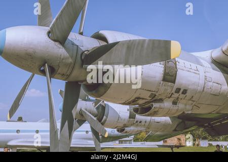 Tupolev TU-95 Bear Bomber Engine, ausgestellt im Ukraine State Aviation Museum, Kiew Stockfoto