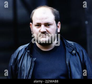 Das Feuer auf der Maisonette in West Granton Crescent, Edinburgh (20.. Mai 1991) tötete Großmutter May McGregor und ihre Enkel Karen, fünf, und Kirsty Lawrie, vier. Unser Bild zeigt ... Zeuge Allan Gardner beim Moder-Prozess, High Court, Edinburgh, 18.. Oktober 1991. Tragischerweise hätten die beiden kleinen Mädchen in dieser Nacht überhaupt nicht bei ihrer Oma sein sollen. Aber ihre Mutter, Frau Beryl Lawrie, eine Hilfskräfte, hatte sich bereit erklärt, wegen Personalmangel in einem Altersheim eine zusätzliche Schicht zu arbeiten. Alex Birrell wurde lebenslang mit der Empfehlung eingesperrt, dass er mindestens 15 Jahre für Mastermi verdiente Stockfoto