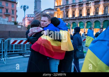 Menschen protestieren gegen den russischen Angriff auf die Ukraine Stockfoto