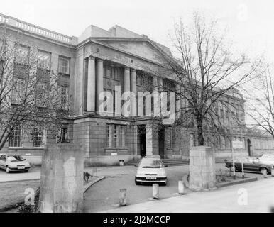 Coventry Technical College, in the Butts, Coventry, 26.. April 1991. Weitere Informationen:- das Coventry Technical College wurde 1935 eröffnet. Das ikonische Gebäude im klassischen Stil kostete nur £183.000. Es wurde City College Coventry in 2002 und fusionierte mit Tile Hill College. Stockfoto