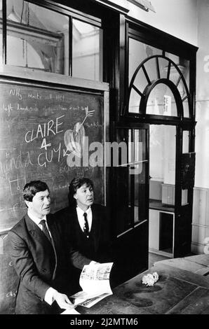 Paul McCartney zurück am Institut, seine alte Schule mit Minister Michael Portillo. 28.. Juni 1991. Stockfoto