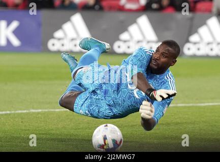 WASHINGTON, DC, USA - 02. APRIL 2022: Der US-Torhüter Bill Hamid (28) spart in der ersten Halbzeit während eines MLS-Spiels zwischen D.C United und dem FC Atlanta United am 02. April 2022 im Audi Field in Washington, DC. (Foto von Tony Quinn-Alamy Live News) Stockfoto