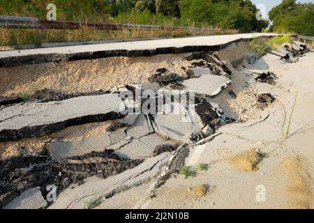 Erdrutschstraße von Bulgarien Stockfoto