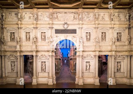 Teatro Olimpico auf der Piazza Matteotti, Vicenza, Italien Stockfoto