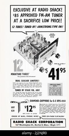 Aus einem 1954 Musik-, audiophilen, Hi-Fi-Magazin, einer Werbung für einen Radio Shack FM - AM Tuner mit 12 Miniaturröhren. Stockfoto