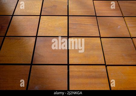 Holzwürfel Hintergrund. Schatten und Würfel Konzept. Architektur- oder Business- oder Objekthintergrundkonzept. Stockfoto