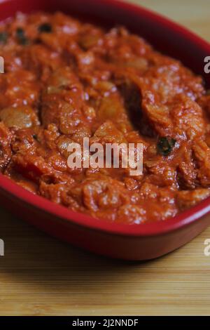 Pappa al Pomodoro Tomatensuppe - traditionelle toskanische italienische hausgemachte Rezeptur Stockfoto