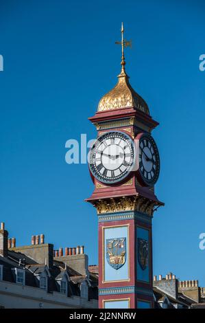 Der farbenfrohe Uhrenturm von Weymouth an der Esplanade-Promenade von Weymouth ist den Jubilee-Feierlichkeiten von Königin Victoria im Jahr 1887 gewidmet Stockfoto