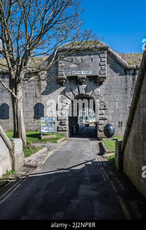 NoThe Fort Meant Nose befindet sich über dem Eingang zum Hafen von Weymouth und Portland, das Fort wurde zwischen 1860-1872 erbaut, um den Hafen zu schützen. Stockfoto