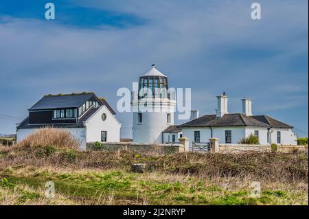 Der alte höhere Leuchtturm von Portland Bill ist ein nicht mehr verwendeter, 12meters Jahre hoher Leuchtturm auf der Isle of Portland in der Nähe des Küstenortes Weymouth im Westen von Dorset Stockfoto