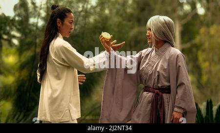 MICHELLE YEOH in EVERYTHING EVERYWHERE ALL ALL AT ONCE (2022), Regie Dan KWAN und DANIEL SCHEINERT. Kredit: AGBO / Ley Line Entertainment / Album Stockfoto