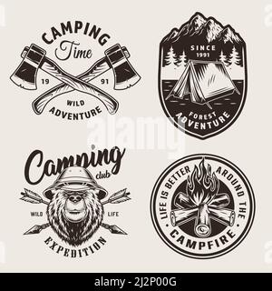 Vintage monochrome Camping Logos mit Zelt Berge tragen Kopf in safari Hut Lagerfeuer gekreuzte Pfeile und touristischen Achsen isoliert Vektor Abbildung Stock Vektor