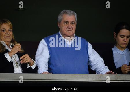 Buenos Aires, Argentinien. 02. April 2022. Der Präsident von Boca Juniors Jorge Ameal während des Spiels zwischen Boca Juniors und Arsenal im Rahmen der Copa de la Liga 2022 im Estadio Alberto J. Armando (Endstand; Boca Juniors 2:2 Arsenal). Kredit: SOPA Images Limited/Alamy Live Nachrichten Stockfoto