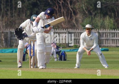 Durham, England, 23. März 2022. Scott Borthwick hat sich in einem Vorsaison-Spiel auf dem Pferderennbahn-Gelände für Durham Cricket gegen Durham UCCE eingesetzt. Quelle: Colin Edwards Stockfoto