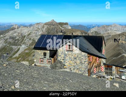 Berghütte Blüemlisalphütte des Schweizerischen Alpenvereins, SAC, Berner Alpen, Kandersteg, Schweiz Stockfoto