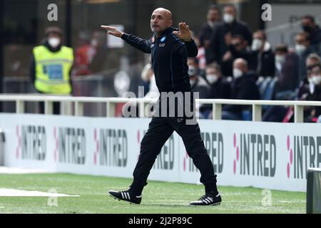 Bergamo, Italien. 03. April 2022. Luciano Spalletti (SSC Napoli) Gesten während Atalanta BC vs SSC Napoli, italienische Fußballserie A Spiel in Bergamo, Italien, Aprile 03 2022 Quelle: Independent Photo Agency/Alamy Live News Stockfoto