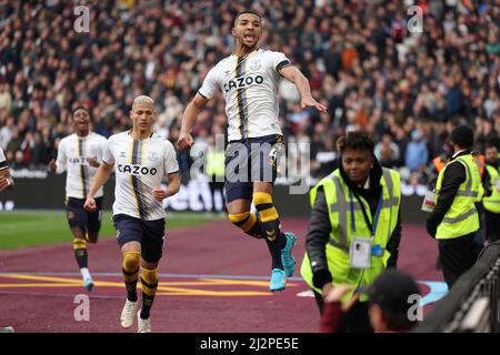 London Stadium, London, Großbritannien. 3. April 2022. Premier League Fußball West Ham gegen Everton; Mason Holgate von Everton feiert, wie er für 1-1 in der 53.-Minuten-Kredit: Action Plus Sports/Alamy Live News Stockfoto