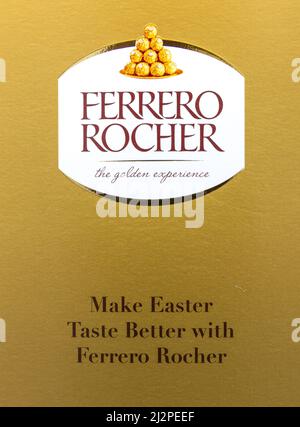 Ferrero Rocher Großes Osterei Stockfoto