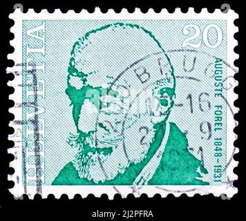 MOSKAU, RUSSLAND - 13. MÄRZ 2022: In der Schweiz gedruckte Briefmarke zeigt den Neurologen Auguste Forel (1848-1931), berühmte Personenserie, um 1971 Stockfoto