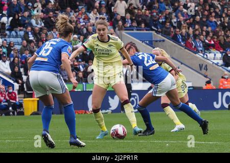 Leicester, Großbritannien. 03. April 2022. Vivianne Miedema (11 Arsenal) auf dem Ball während des Barclays FA Womens Super League-Spiels zwischen Leicester City und Arsenal im King Power Stadium in Leicester, England Natalie Mincher/SPP Credit: SPP Sport Press Photo. /Alamy Live News Stockfoto