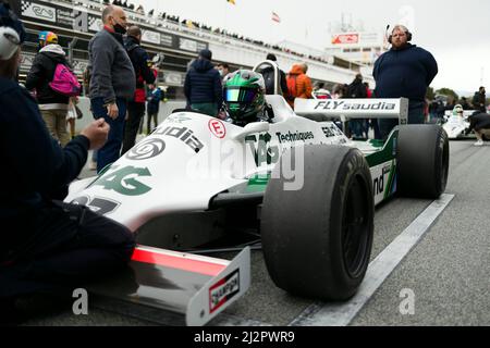 Catalunya, Spanien. i3. April 2022 ; Circuit de Barcelona-Catalunya, Spanien; Espiritu de Montjuic: Christophe D Ansembourg (BE) Williams FW07C bereitet sich auf das Rennen während des Espiritu de Montjuic auf dem Circuit of Catalunya vor Credit: Action Plus Sports Images/Alamy Live News Stockfoto