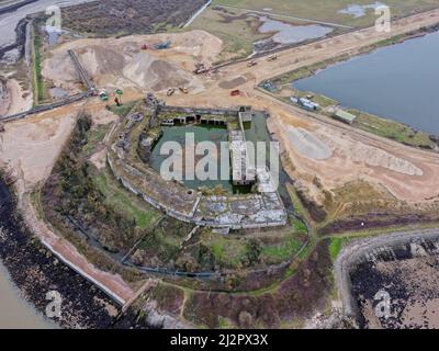 Drohne aus der Luft. Cliffe Fort an der Themse in Kent, England. Stockfoto