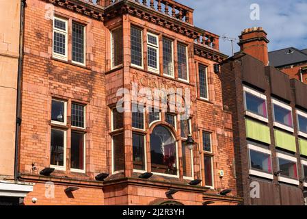 Wigan, England - Großbritannien - 15.. März 2022: Außenansicht des alten Hotels im Stadtzentrum von towne. Stockfoto