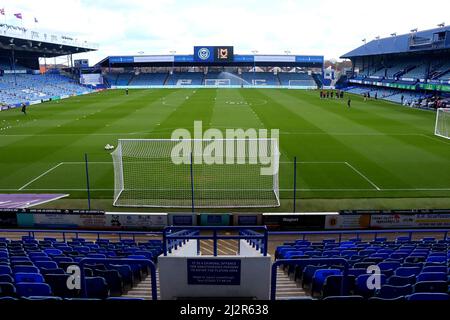 Portsmouth, Großbritannien. 03. April 2022. Die Szene spielt vor dem Spiel der FA Womens National League zwischen Portsmouth und MK Dons im Fratton Park, Portsmouth. Tom Phillips/SPP Kredit: SPP Sport Pressefoto. /Alamy Live News Stockfoto