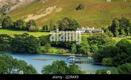 Howtown Ferry Blick von Hallin fiel blaues Wasser und die umliegenden Fjells von Ullswater Lake District National Cumbria UK Stockfoto