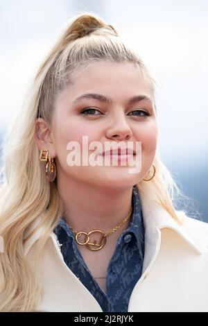 Louane Emera nimmt an der Visions Photocall während des Canneseries Festival 5. am 03. April 2022 in Cannes, Frankreich, Teil. Foto von David Niviere/ABACAPRESS.COM Stockfoto