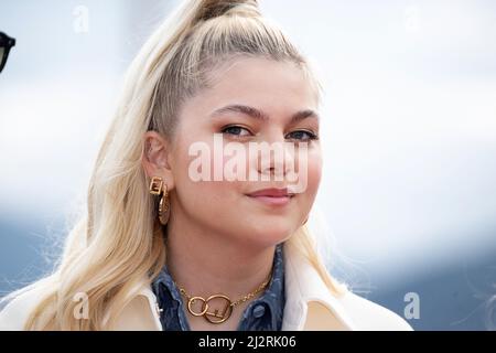 Louane Emera nimmt an der Visions Photocall während des Canneseries Festival 5. am 03. April 2022 in Cannes, Frankreich, Teil. Foto von David Niviere/ABACAPRESS.COM Stockfoto