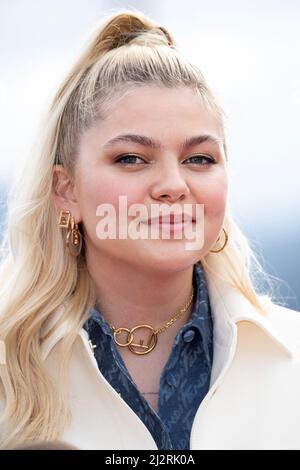 Louane Emera nimmt an der Visions Photocall während des Canneseries Festival 5. am 03. April 2022 in Cannes, Frankreich, Teil. Foto von David Niviere/ABACAPRESS.COM Stockfoto