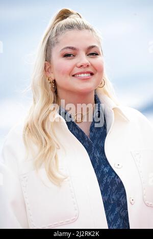 Louane Emera nimmt an der Visions Photocall während des Canneseries Festival 5. am 03. April 2022 in Cannes, Frankreich, Teil. Foto von David Niviere/ABACAPRESS.COM Stockfoto