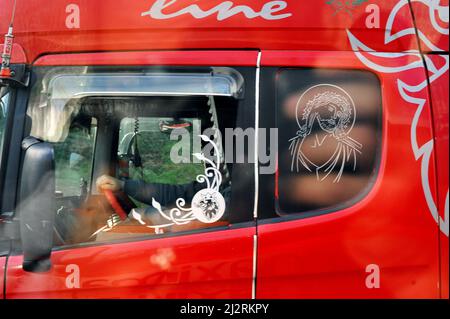 Italien, 28/11/2011: LKW-Fahrer auf der Autobahn. © Andrea Sabbadini Stockfoto