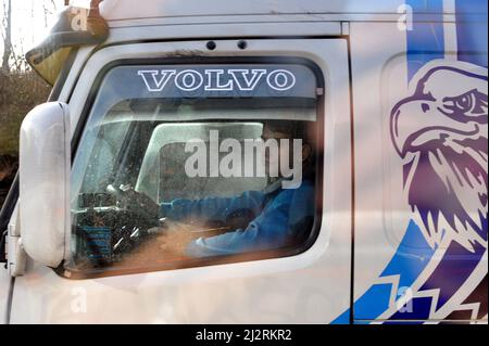 Italien, 28/11/2011: LKW-Fahrer auf der Autobahn. © Andrea Sabbadini Stockfoto