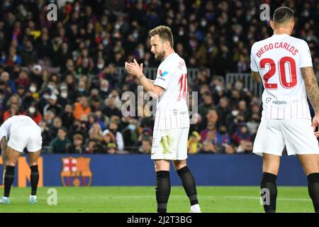 BARCELONA, SPANIEN - 3. APRIL: Ivan Rakitić vom FC Sevilla während des La Liga-Spiels zwischen dem FC Barcelona und dem FC Sevilla am 3. April 2022 in Campo Nou in Barcelona, Spanien. (Foto von Sara Aribó/Pximages) Kredit: Px Images/Alamy Live News Stockfoto