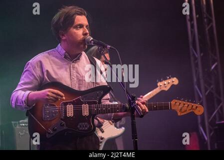 Grimsby, Großbritannien. 3. April 2022. China Bear treten in der Docks Academy als Support-Act für die Frühjahrstour 2022 von October Drift UK auf. Kredit: Gary Stafford/Alamy Live Nachrichten Stockfoto